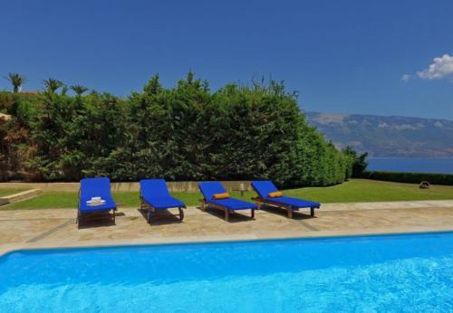 Villa In Kleismata Sleeps 7 Includes Swimming Pool And Air Con 5