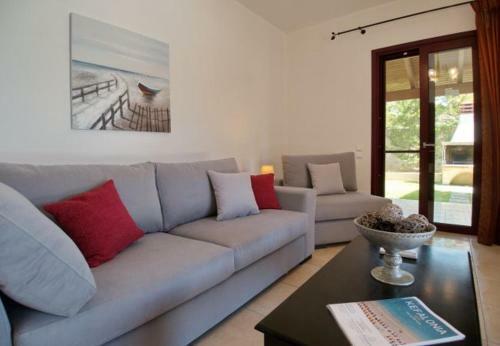 Villa In Kleismata Sleeps 7 Includes Swimming Pool And Air Con 5