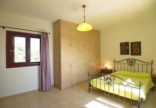 Villa In Kleismata Sleeps 7 Includes Swimming Pool And Air Con 5
