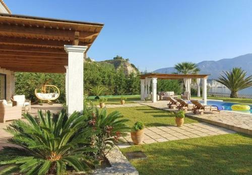 Villa In Kleismata Sleeps 7 Includes Swimming Pool And Air Con 1