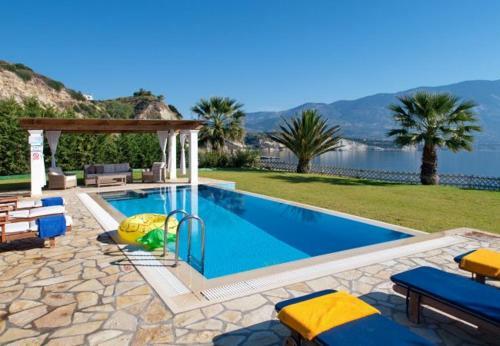 Villa In Kleismata Sleeps 7 Includes Swimming Pool And Air Con 1
