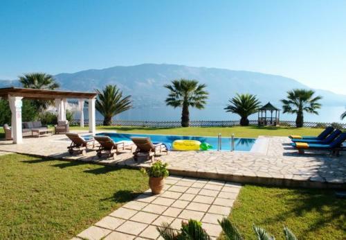 Villa In Kleismata Sleeps 7 Includes Swimming Pool And Air Con 1