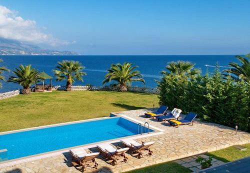 Villa In Kleismata Sleeps 7 Includes Swimming Pool And Air Con 1