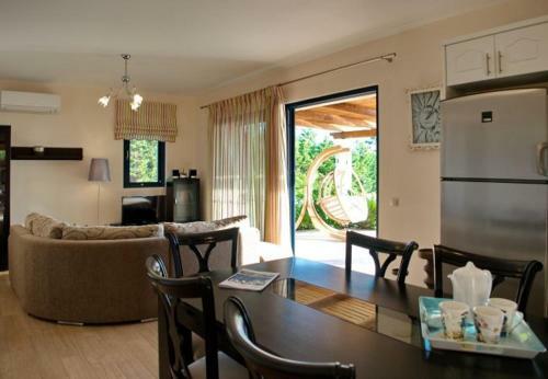 Villa In Kleismata Sleeps 7 Includes Swimming Pool And Air Con 1