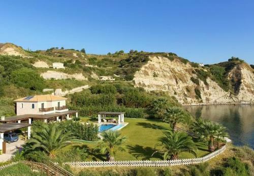 Villa In Kleismata Sleeps 7 Includes Swimming Pool And Air Con 1
