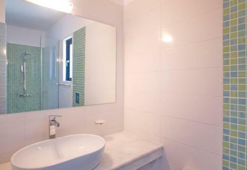 Villa In Kleismata Sleeps 7 Includes Swimming Pool And Air Con 1