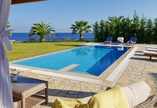 Villa In Kleismata Sleeps 7 Includes Swimming Pool And Air Con 1