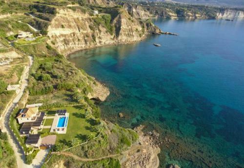 Villa In Kleismata Sleeps 7 Includes Swimming Pool And Air Con 1