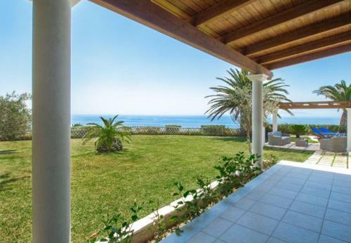 Villa In Kleismata Sleeps 5 Includes Swimming Pool And Air Con
