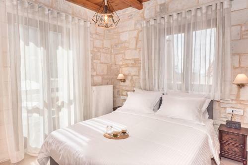 Kokkinon Khorion Villa Sleeps 16 With Pool And Air Con