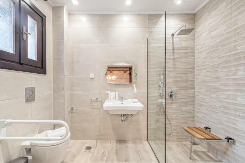 Kokkinon Khorion Villa Sleeps 16 With Pool And Air Con