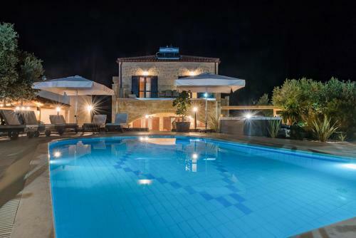 Kokkinon Khorion Villa Sleeps 16 With Pool And Air Con