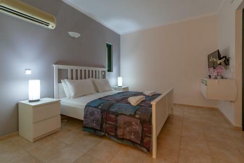 Villa Kommeno Bay 1 , Corfu