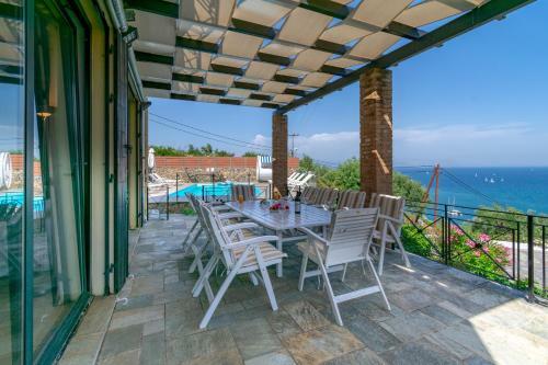Villa Kommeno Bay 1 , Corfu