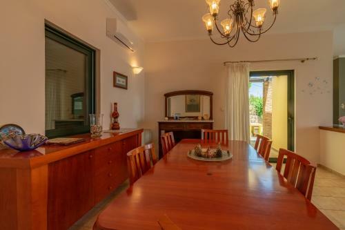 Villa Kommeno Bay 1 , Corfu