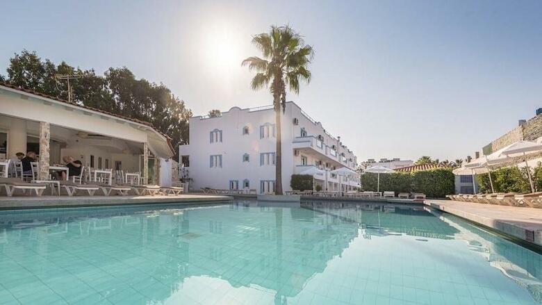 Aegean Blu Hotel & Apartments