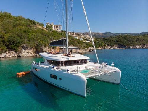 Dream Of Life - Catamaran