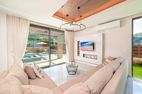 Minoas Villas Heated Pool