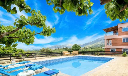 Aqua Mare Villa With Heated Pool
