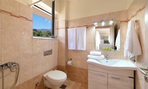 Aqua Mare Villa With Heated Pool