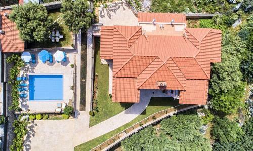 Aqua Mare Villa With Heated Pool
