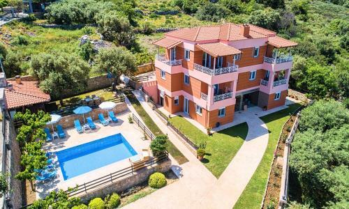 Aqua Mare Villa With Heated Pool