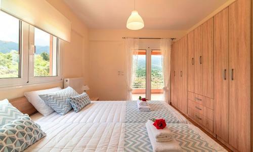 Aqua Mare Villa With Heated Pool