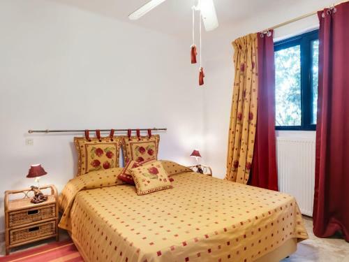 Vintage Holiday Home In Likorema With Terrace