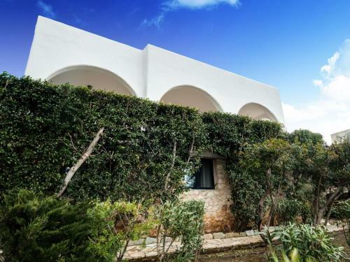 Vintage Holiday Home In Likorema With Terrace
