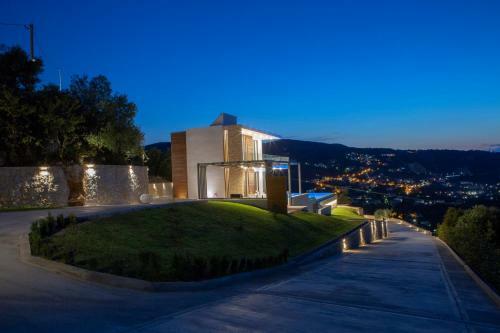 Villa Ioniangems