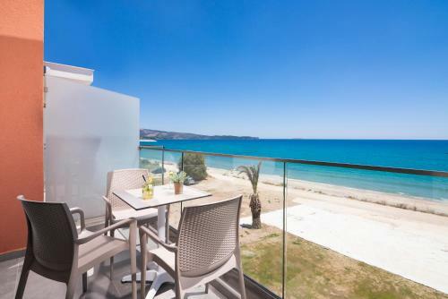 Hotel Acron Suites