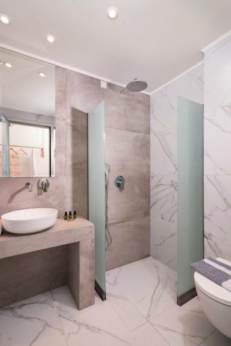 Hotel Acron Suites