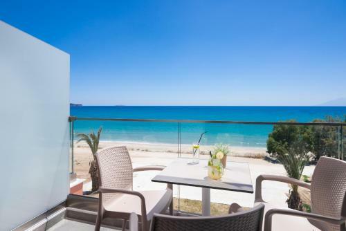 Hotel Acron Suites