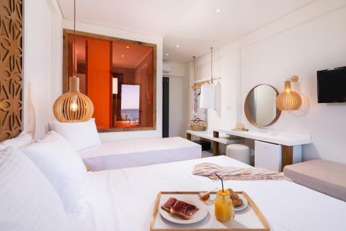 Hotel Acron Suites