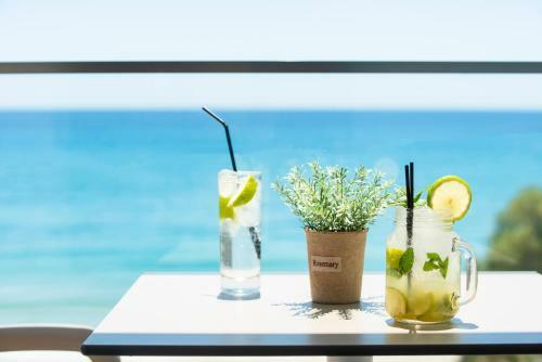 Hotel Acron Suites