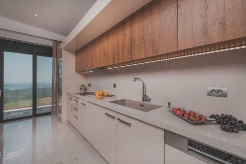 Zinos Luxury Villa