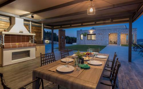 Zinos Luxury Villa
