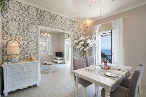 Chryssa Villa