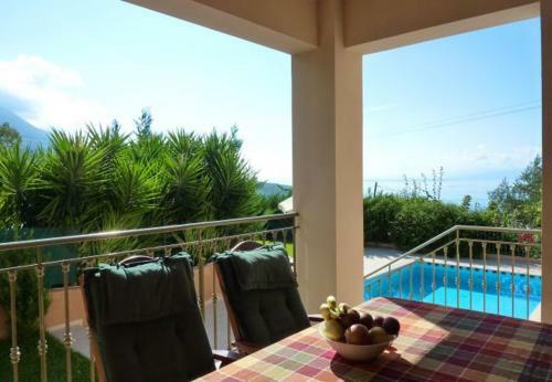 Lourdata Villa Sleeps 5 With Pool And Air Con