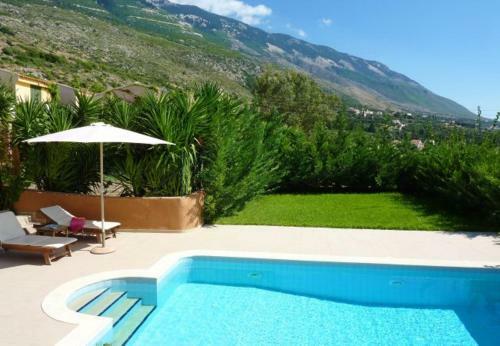 Lourdata Villa Sleeps 5 With Pool And Air Con