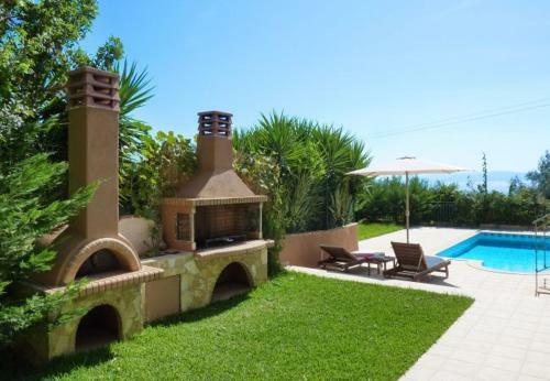 Lourdata Villa Sleeps 5 With Pool And Air Con