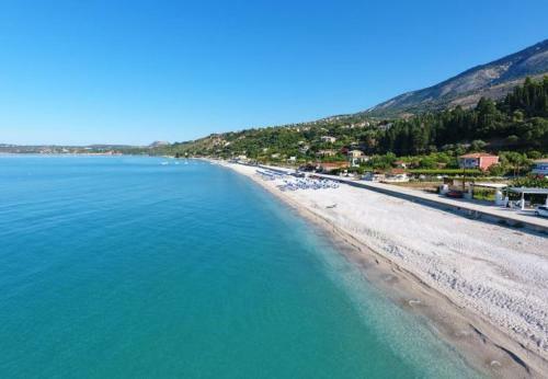 Lourdata Villa Sleeps 5 With Pool And Air Con