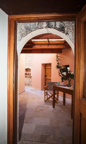 Villa Ariadne Traditional Home