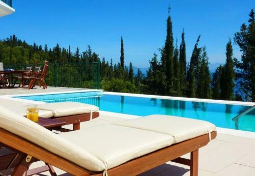 Matsoukata Villa Sleeps 6 With Pool And Air Con