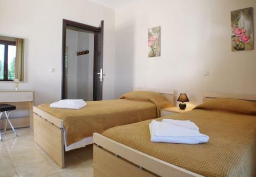 Matsoukata Villa Sleeps 6 With Pool And Air Con