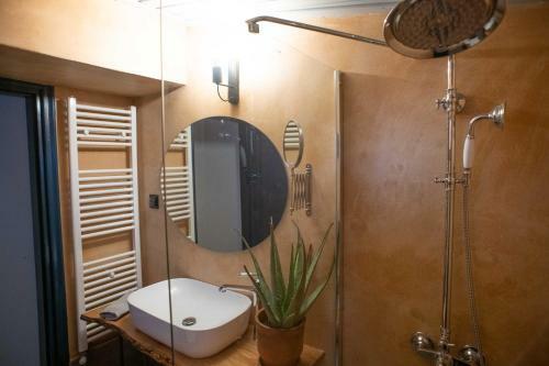 Hostal Philos Guesthouse