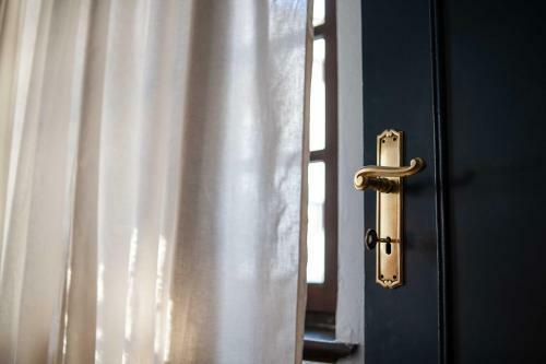 Hostal Philos Guesthouse