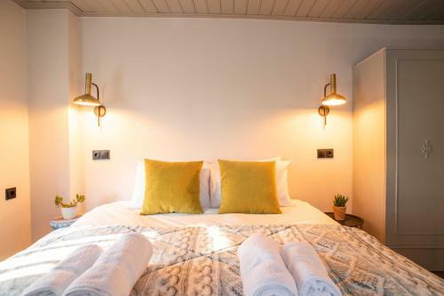 Hostal Philos Guesthouse