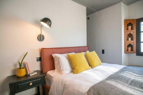 Hostal Philos Guesthouse