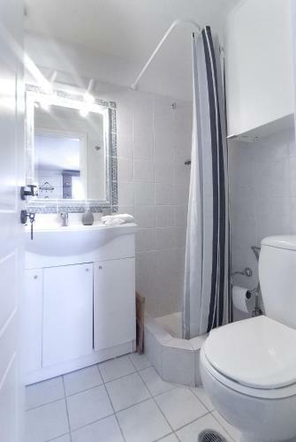 Elia Poolside Apartment